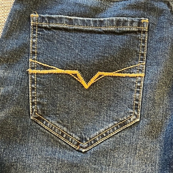 WJ3. Guess Men's Slim Fit Denim Shorts Rip And Repair Size 29 - Picture 9 of 9